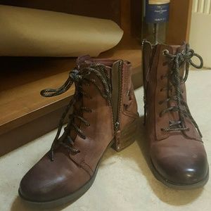 Teva foxy zip up heel boots